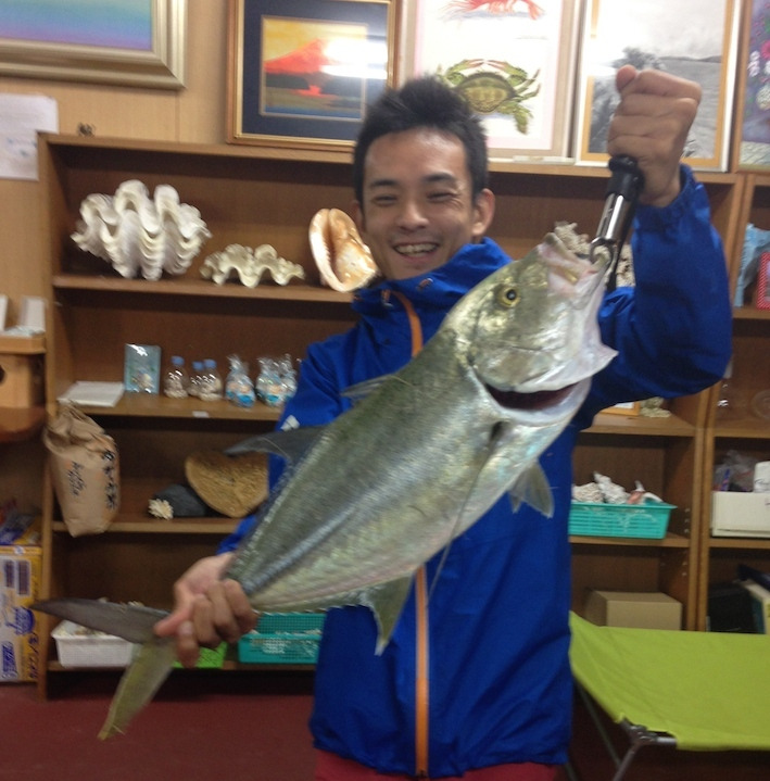 大神島の釣り・ロウニンアジ来たー！宮古諸島旅行記  BigFishGo 道なきところに道をつくる